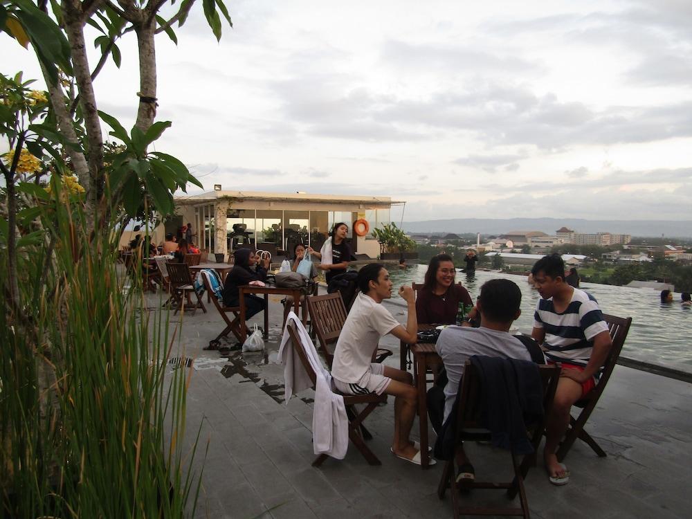 Student Park Hotel Jogyakarta Zewnętrze zdjęcie