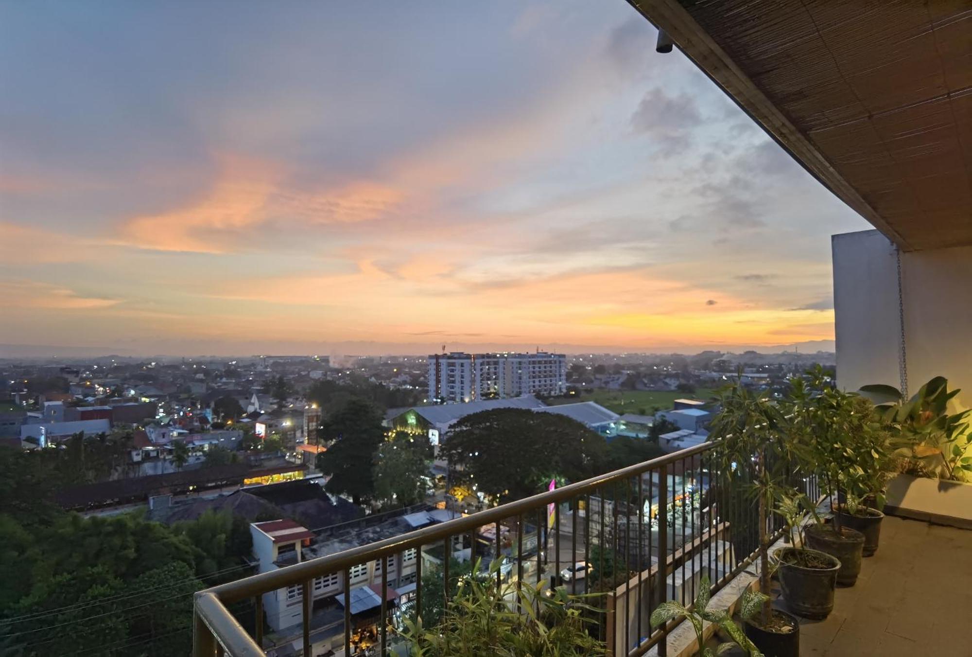 Student Park Hotel Jogyakarta Zewnętrze zdjęcie