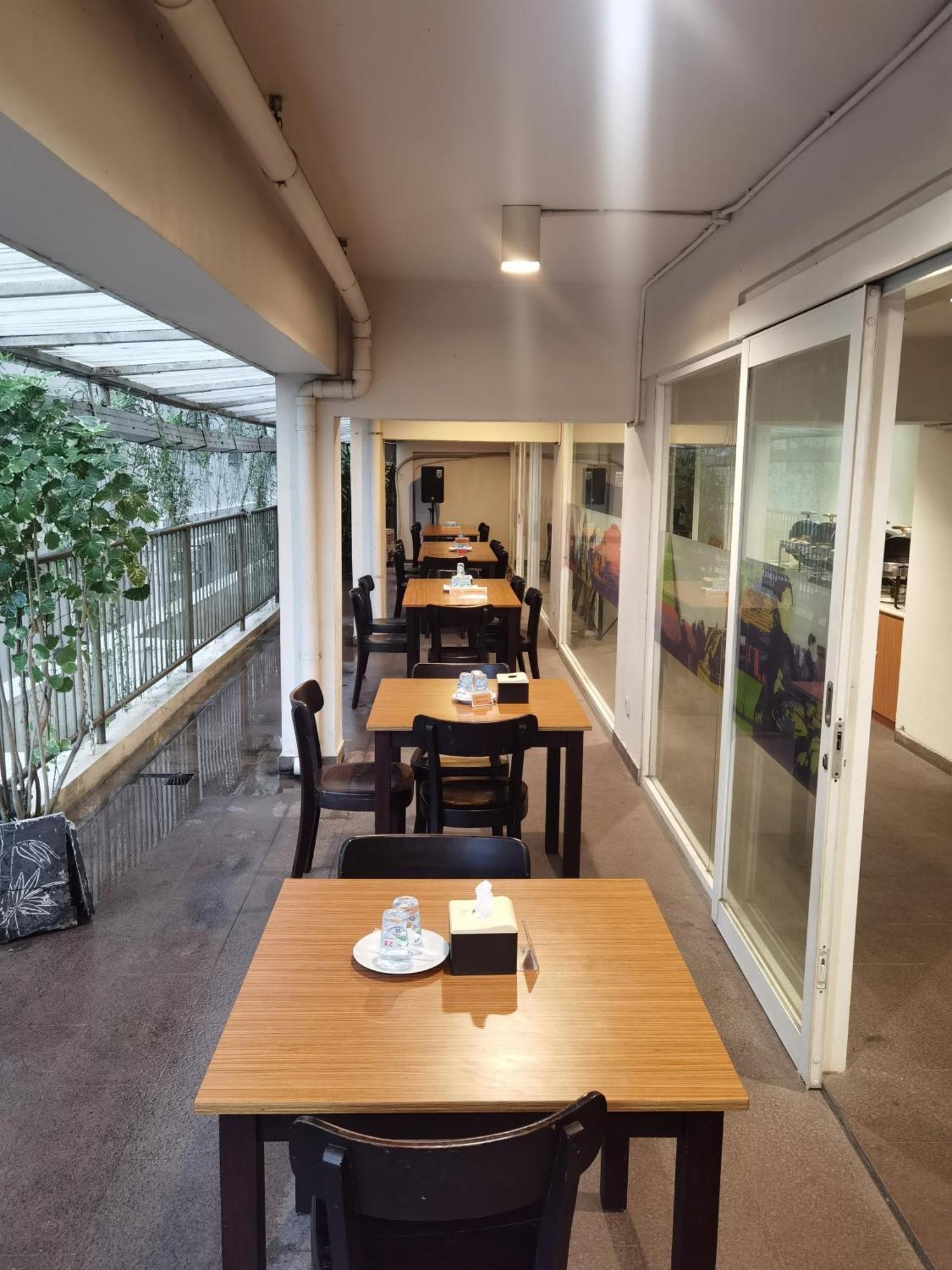 Student Park Hotel Jogyakarta Zewnętrze zdjęcie
