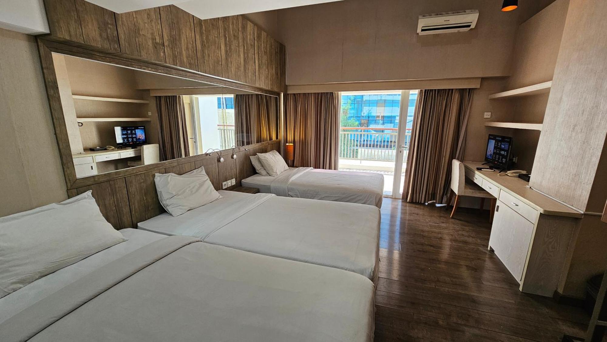 Student Park Hotel Jogyakarta Zewnętrze zdjęcie
