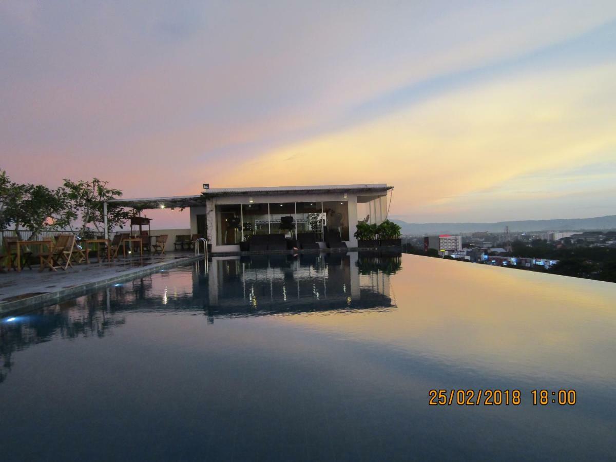 Student Park Hotel Jogyakarta Zewnętrze zdjęcie