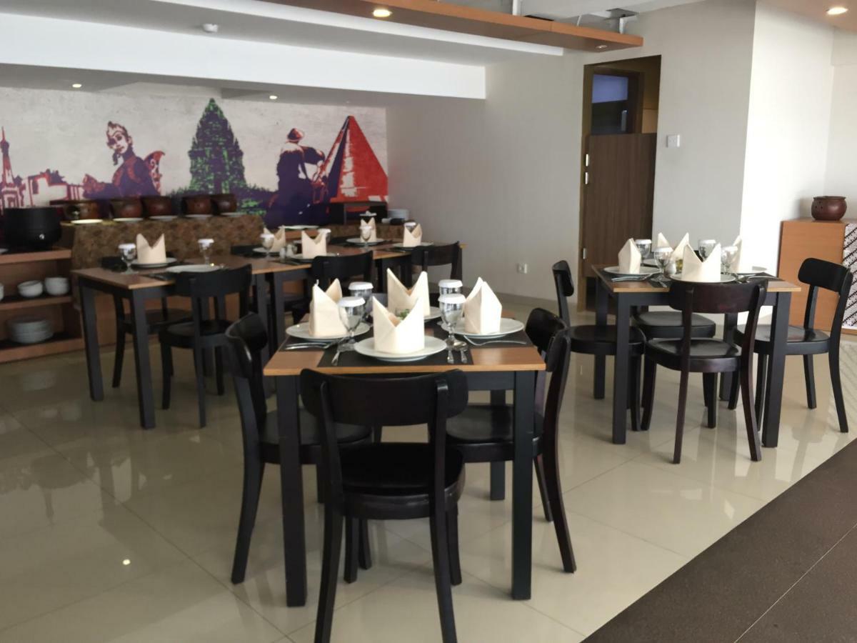 Student Park Hotel Jogyakarta Zewnętrze zdjęcie